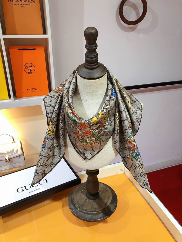 Gucci silk scarf 90X90cm E (3)