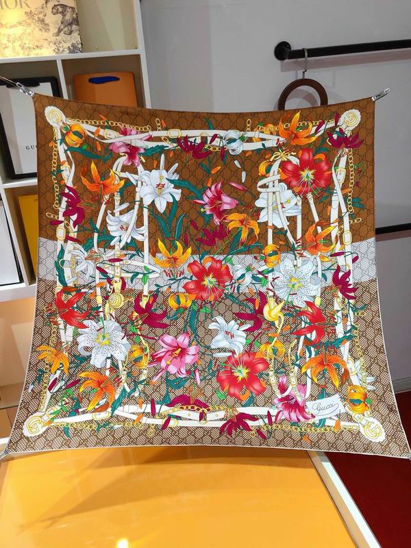 Gucci silk scarf 90X90cm E (3)
