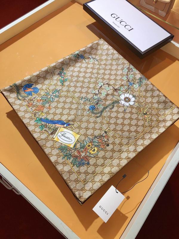 Gucci silk scarf 90X90cm E (4)