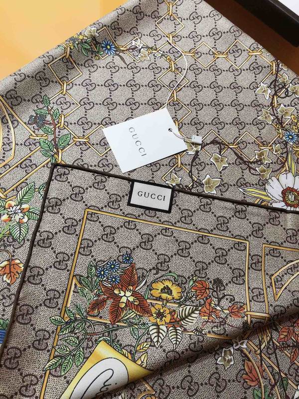Gucci silk scarf 90X90cm E (4)