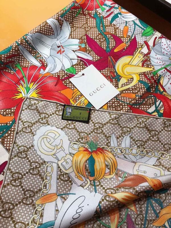 Gucci silk scarf 90X90cm E (4)