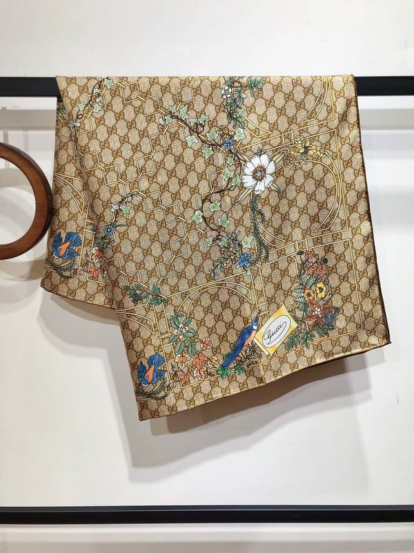 Gucci silk scarf 90X90cm E (5)