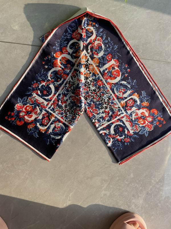 Gucci silk scarf 90X90cm E (5)