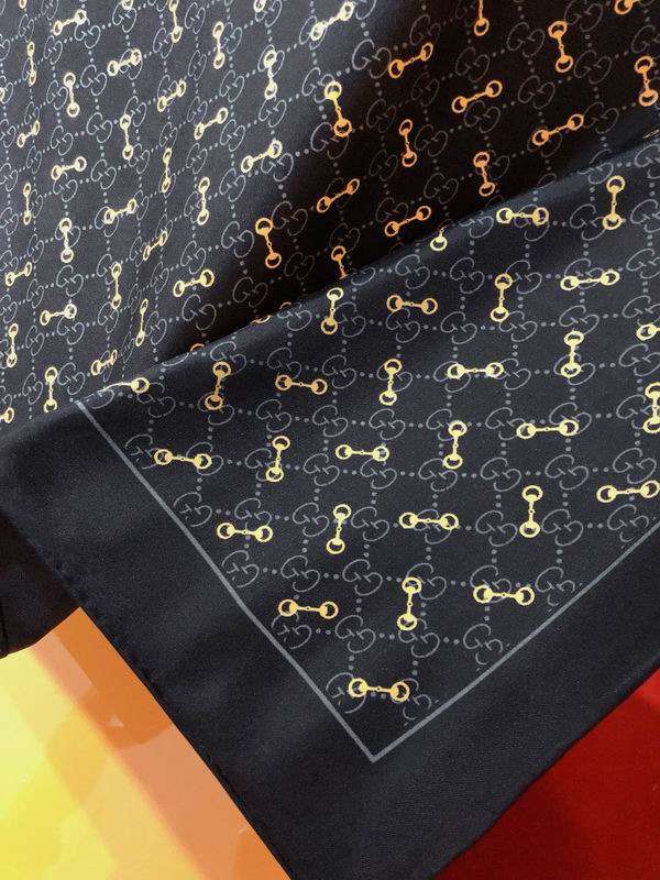 Gucci silk scarf 90X90cm E (5)