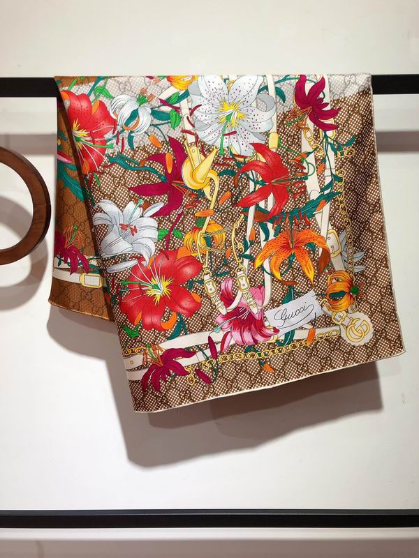 Gucci silk scarf 90X90cm E (5)