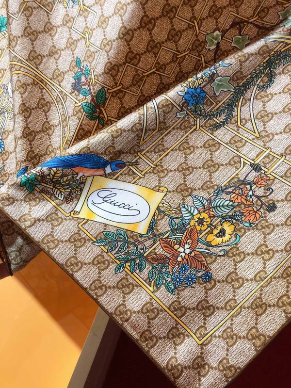 Gucci silk scarf 90X90cm E (6)