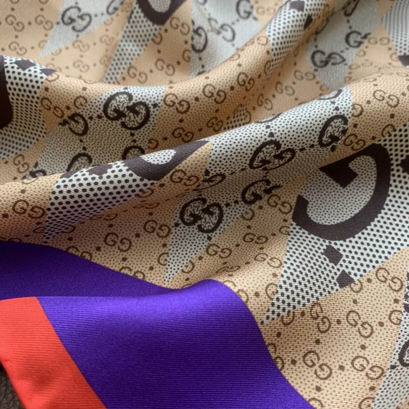 Gucci silk scarf 90X90cm E (6)