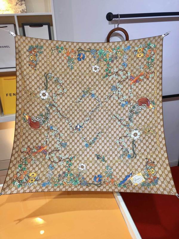 Gucci silk scarf 90X90cm E (7)
