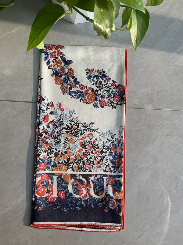 Gucci silk scarf 90X90cm E (7)