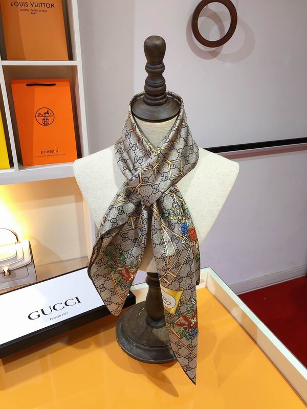 Gucci silk scarf 90X90cm E (7)
