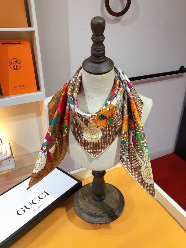 Gucci silk scarf 90X90cm E (7)
