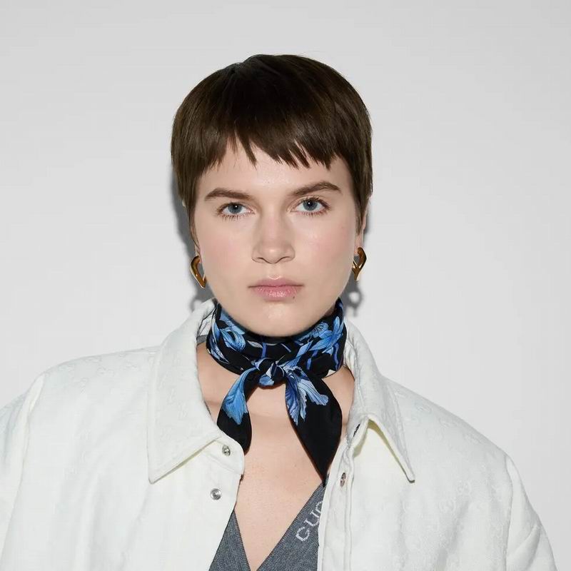 Gucci silk scarf 90X90cm E (8)