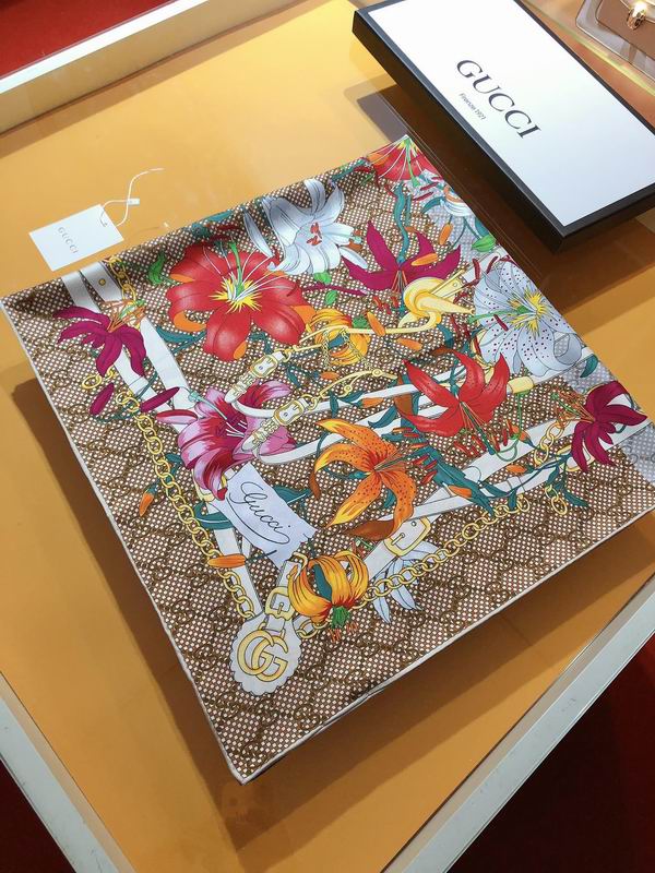 Gucci silk scarf 90X90cm E (8)