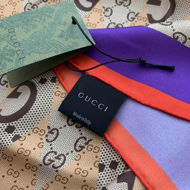 Gucci silk scarf 90X90cm E (9)