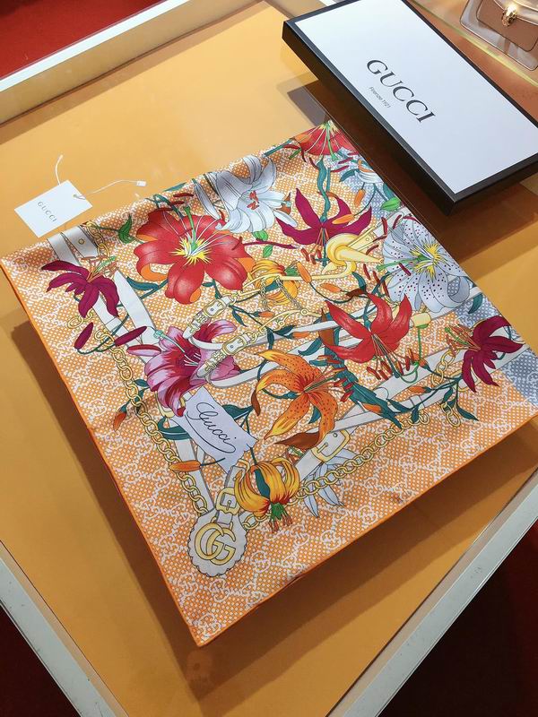 Gucci silk scarf 90X90cm E (9)