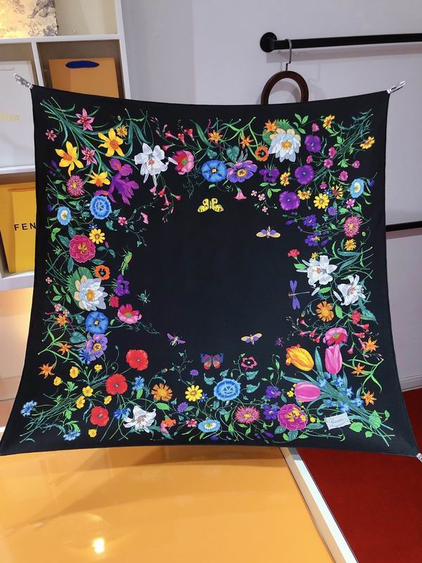 Gucci silk scarf 90X90cm E (9)