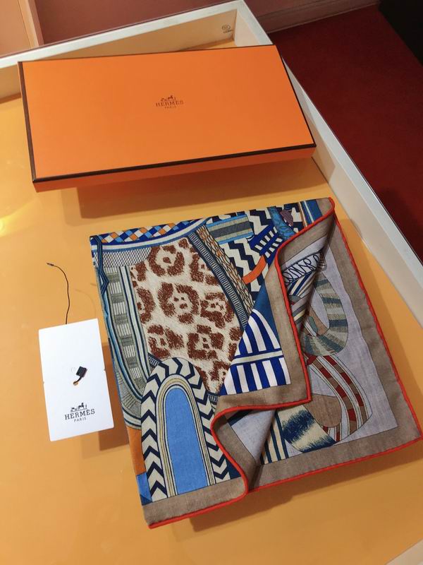 Hermes 70X70cm 70%羊绒 30%真丝 E (1)