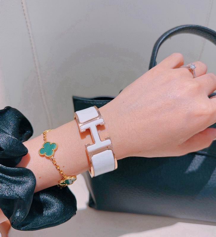 Hermes Bracelet 06yxh14 (13)