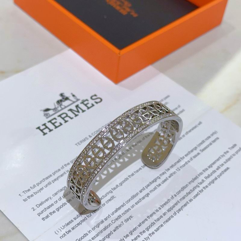 Hermes Bracelet 06yxh16 (12)