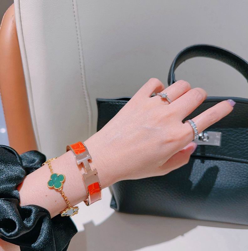 Hermes Bracelet 06yxh21 (6)
