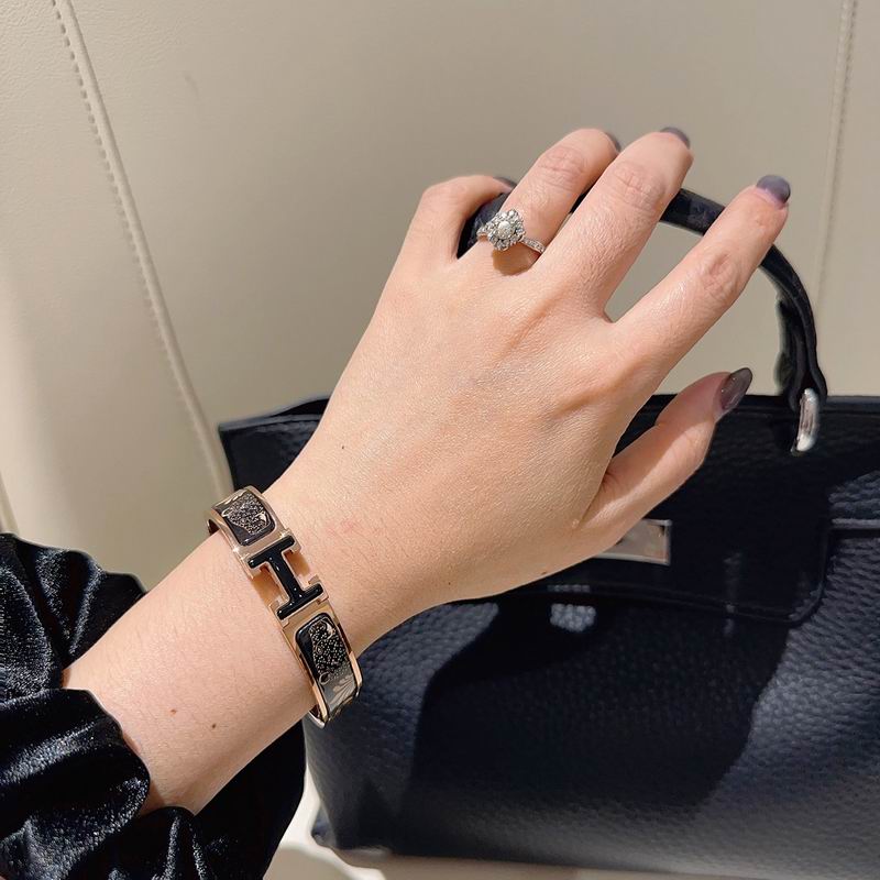 Hermes Bracelet 06yxh22 (6)