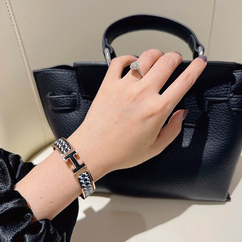 Hermes Bracelet 06yxh26 (6)