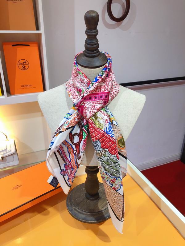 Hermes silk scarf 90X90cm E (1)