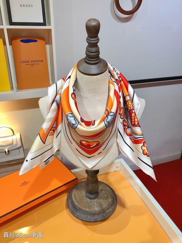 Hermes silk scarf 90X90cm E (1)