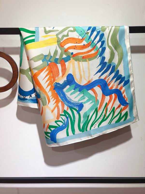 Hermes silk scarf 90X90cm E (10)