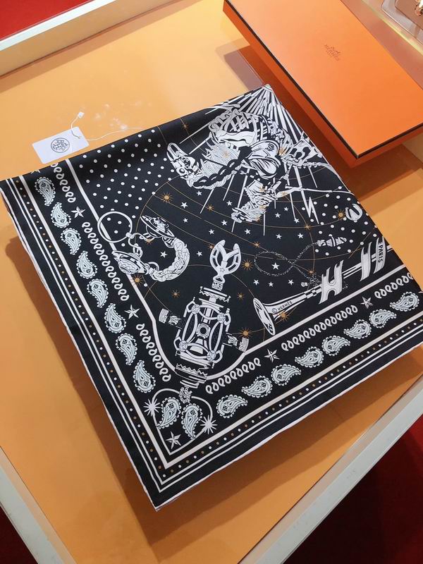 Hermes silk scarf 90X90cm E (10)