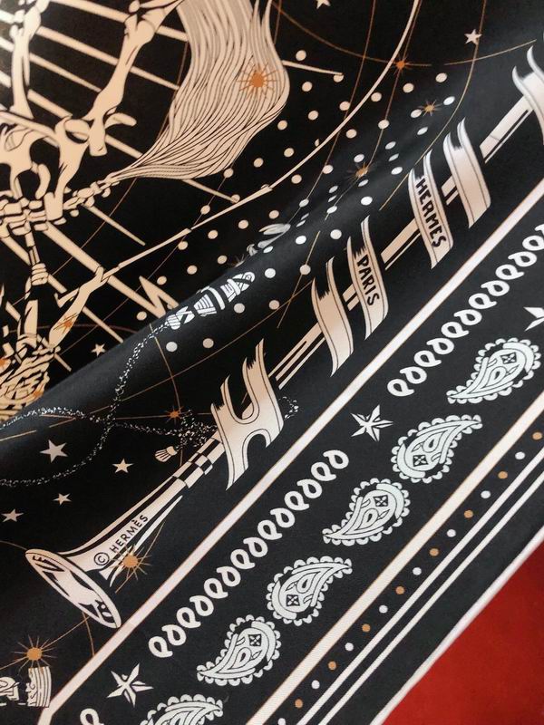 Hermes silk scarf 90X90cm E (12)