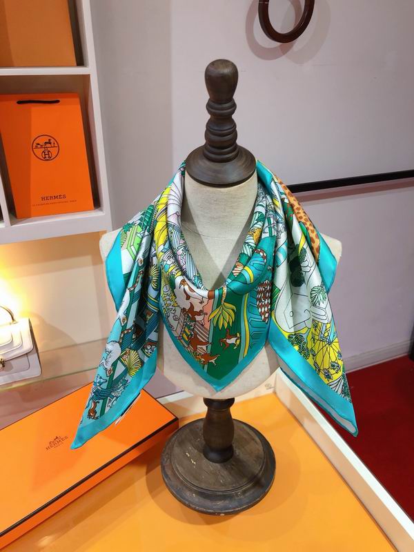 Hermes silk scarf 90X90cm E (13)