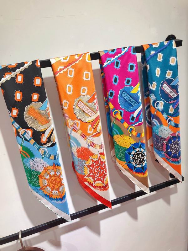 Hermes silk scarf 90X90cm E (13)