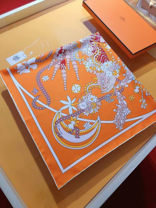 Hermes silk scarf 90X90cm E (14)