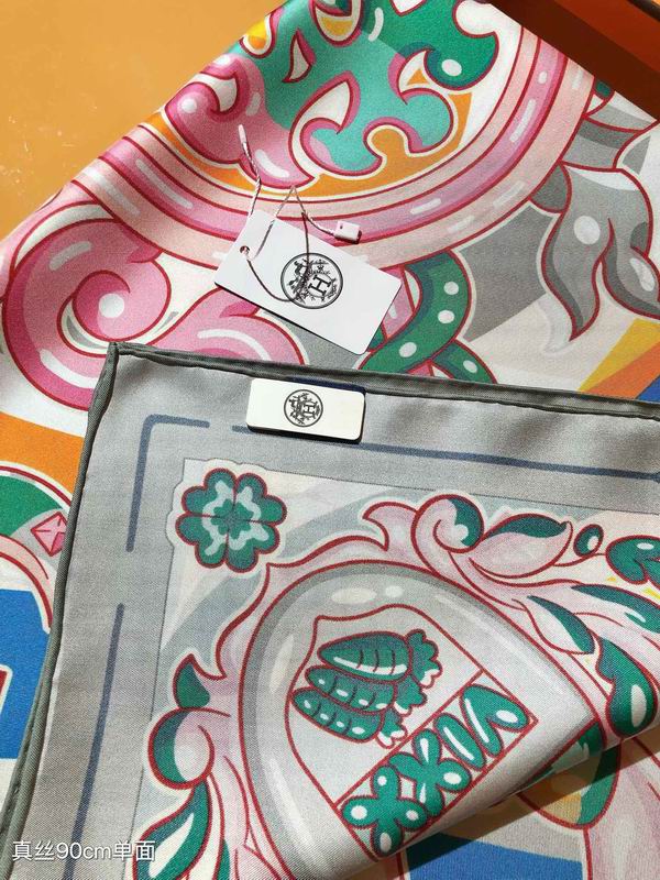 Hermes silk scarf 90X90cm E (17)