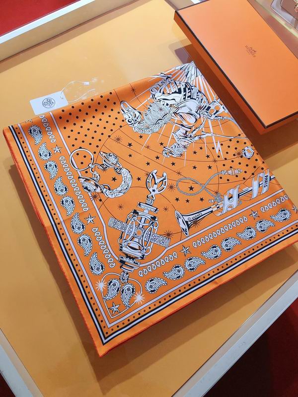 Hermes silk scarf 90X90cm E (17)