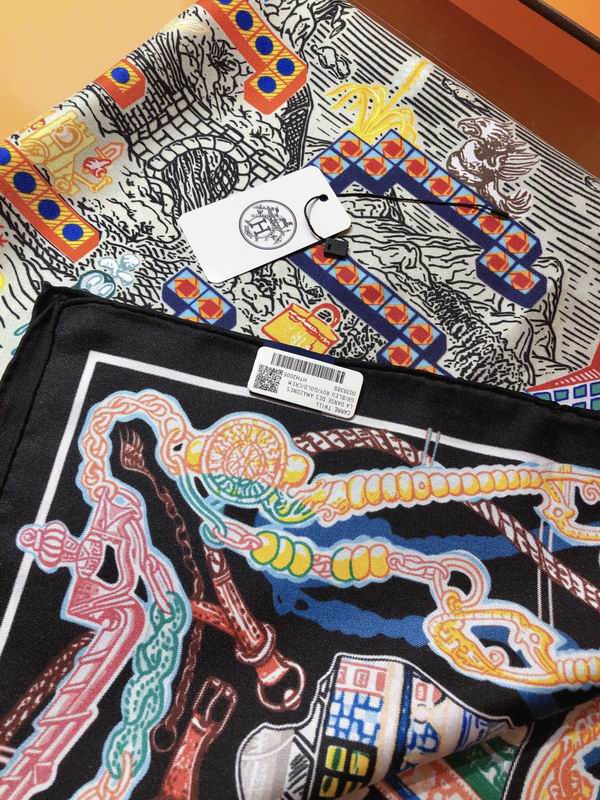 Hermes silk scarf 90X90cm E (18)