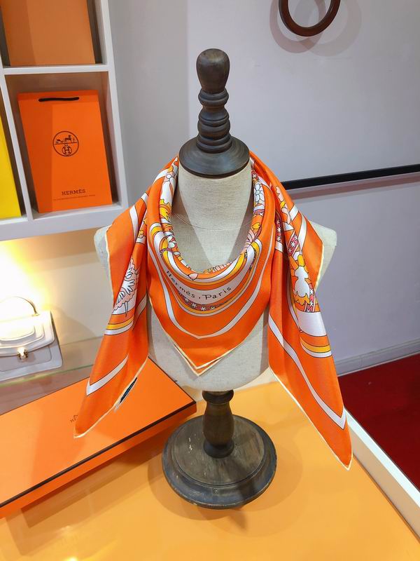 Hermes silk scarf 90X90cm E (19)