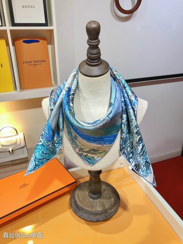Hermes silk scarf 90X90cm E (2)