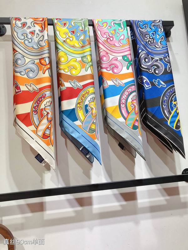 Hermes silk scarf 90X90cm E (2)