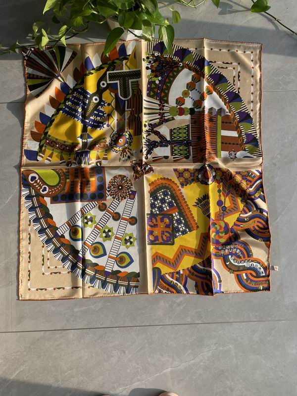 Hermes silk scarf 90X90cm E (2)