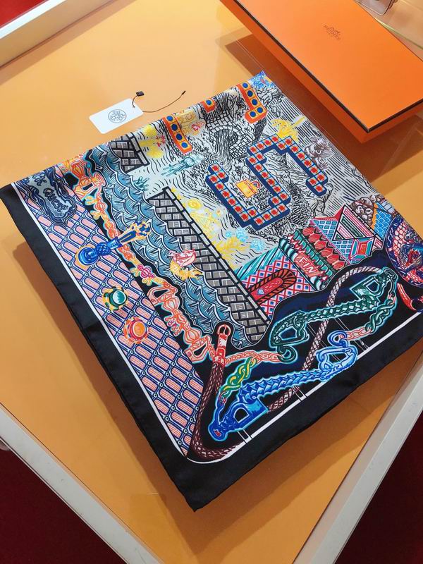 Hermes silk scarf 90X90cm E (21)