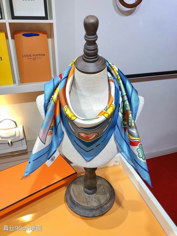 Hermes silk scarf 90X90cm E (21)