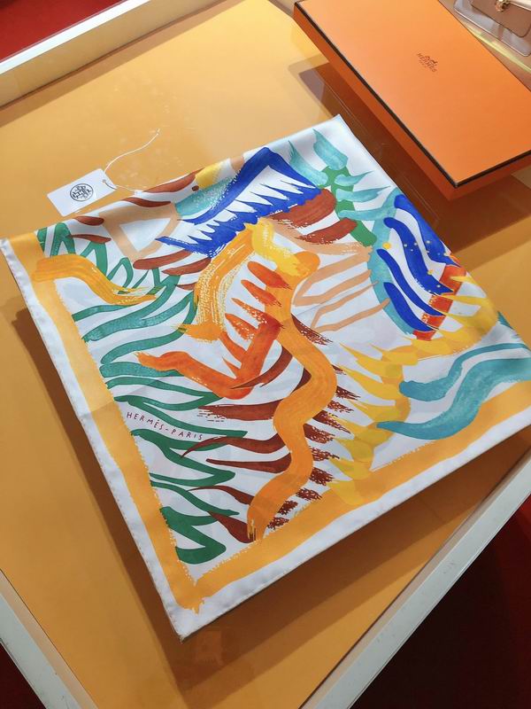 Hermes silk scarf 90X90cm E (21)