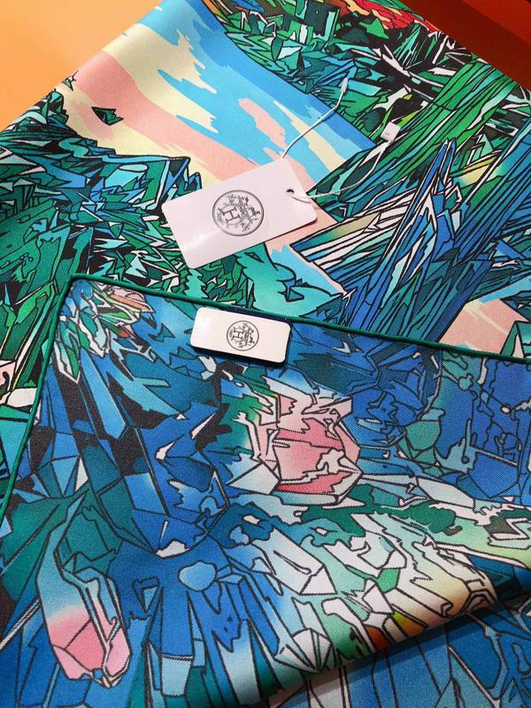 Hermes silk scarf 90X90cm E (21)