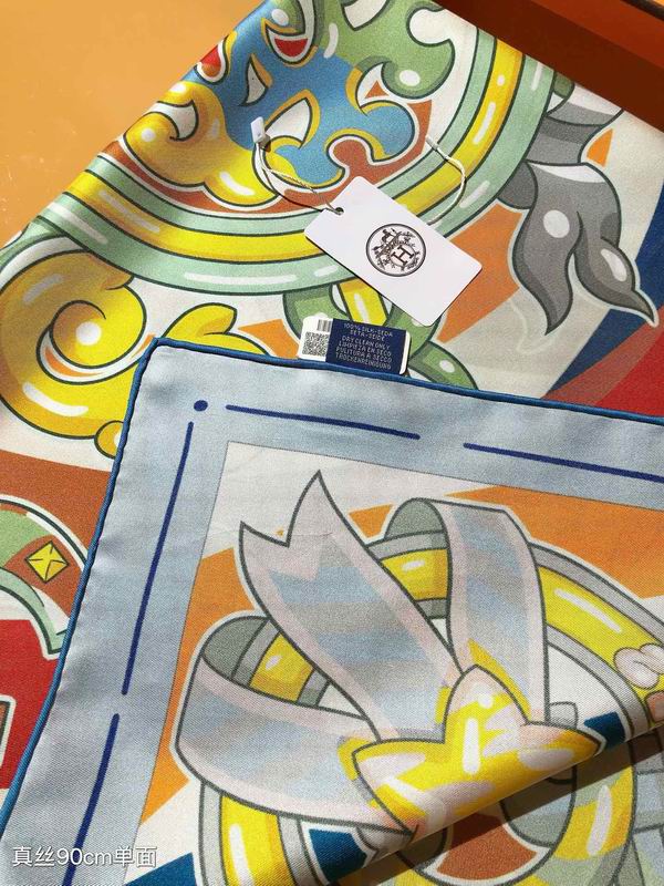 Hermes silk scarf 90X90cm E (23)