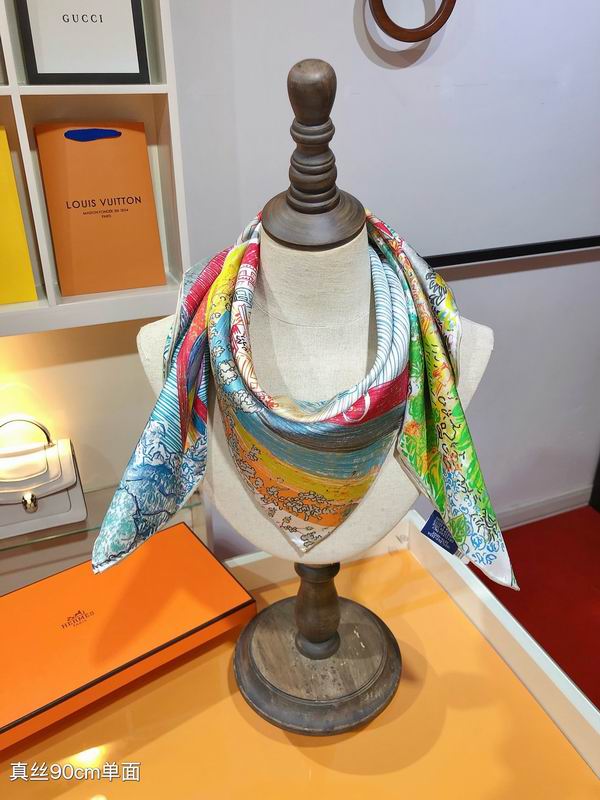 Hermes silk scarf 90X90cm E (24)