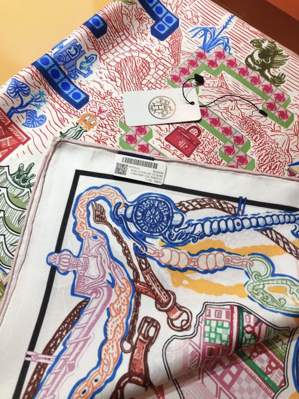 Hermes silk scarf 90X90cm E (3)