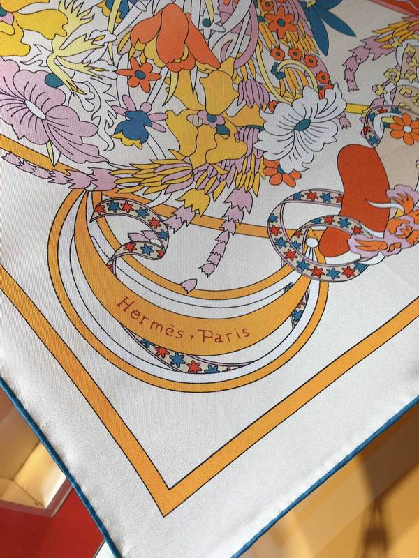 Hermes silk scarf 90X90cm E (3)