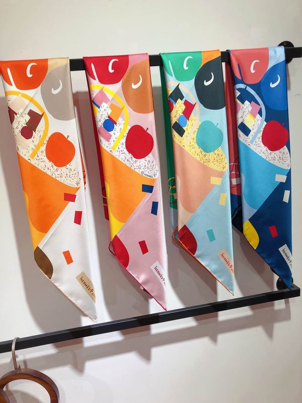 Hermes silk scarf 90X90cm E (30)